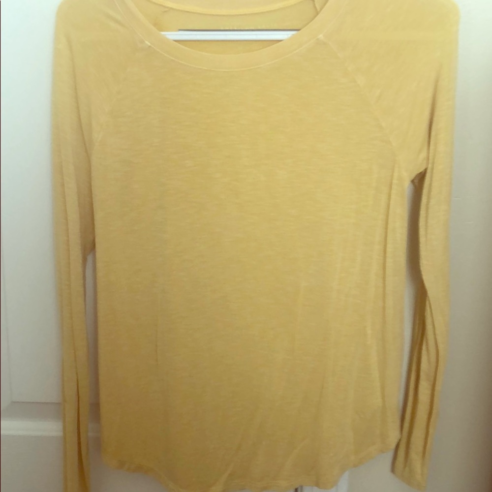 American eagle long sleeve mustered color